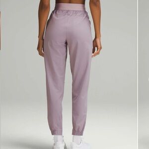 Lululemon License to Train Pants - Violet Verbena - size 4